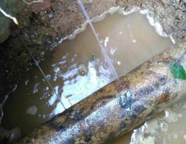 西市楼顶渗水维修公司分享下地暖漏水的原因及检测方法。